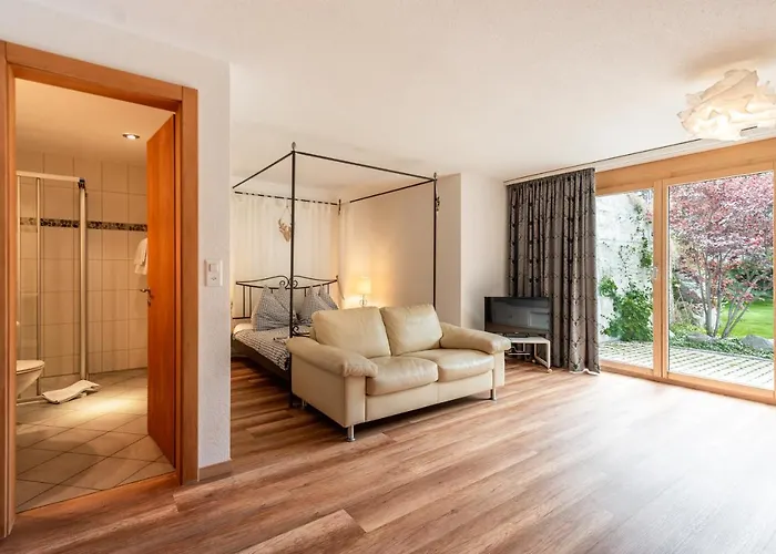 شقة Haus Alpine *