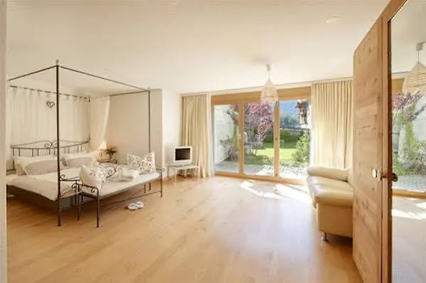 شقة Haus Alpine *